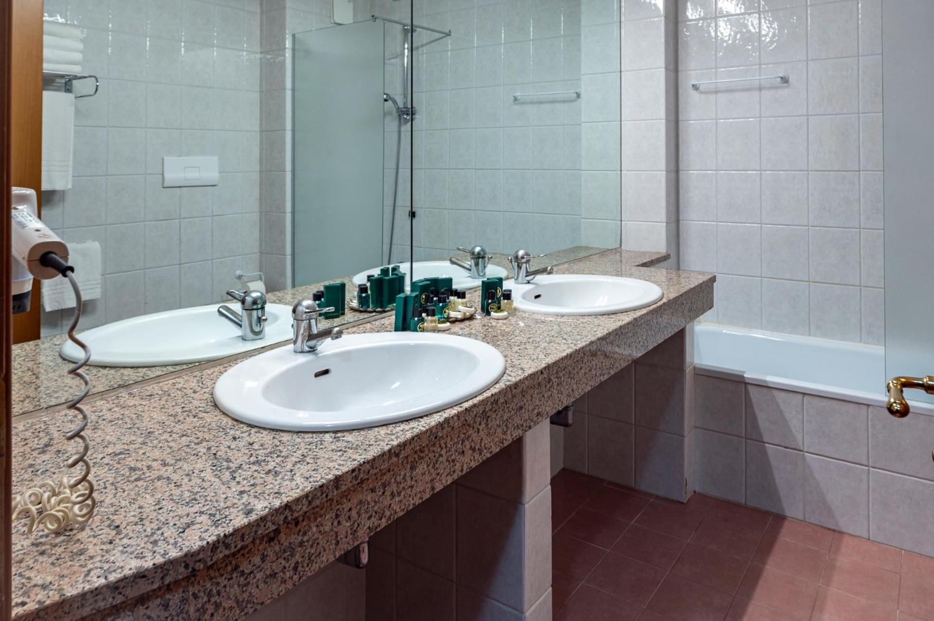 Hotel Corona & Spa Pescasseroli Kültér fotó