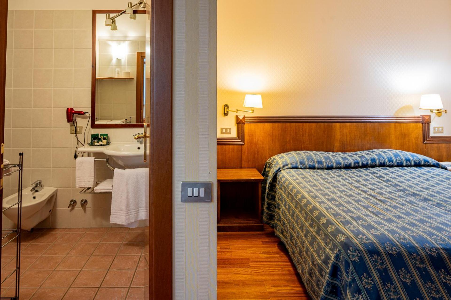 Hotel Corona & Spa Pescasseroli Kültér fotó