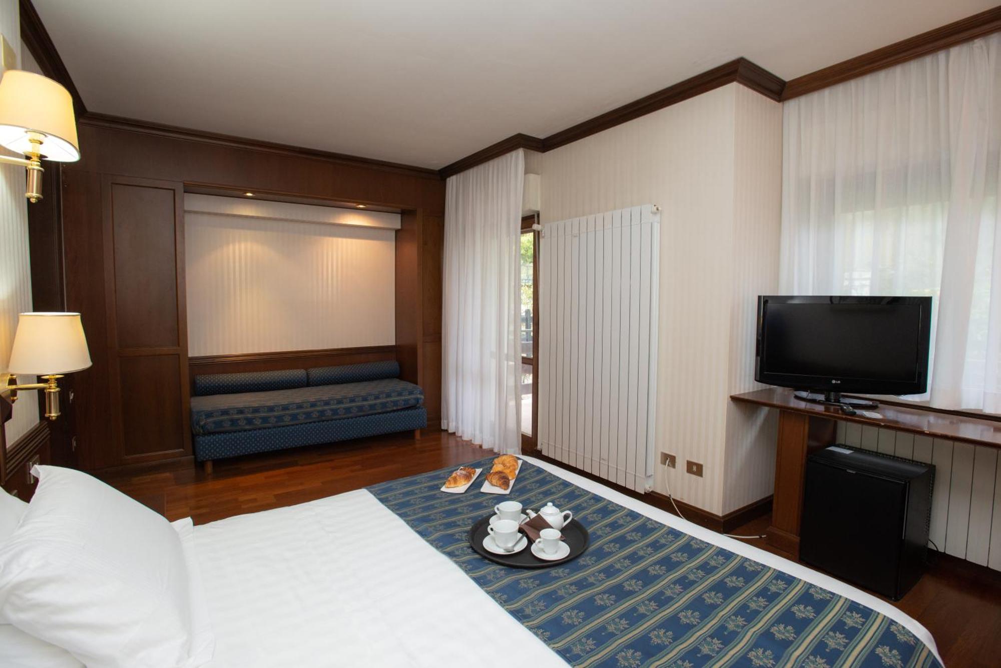 Hotel Corona & Spa Pescasseroli Kültér fotó
