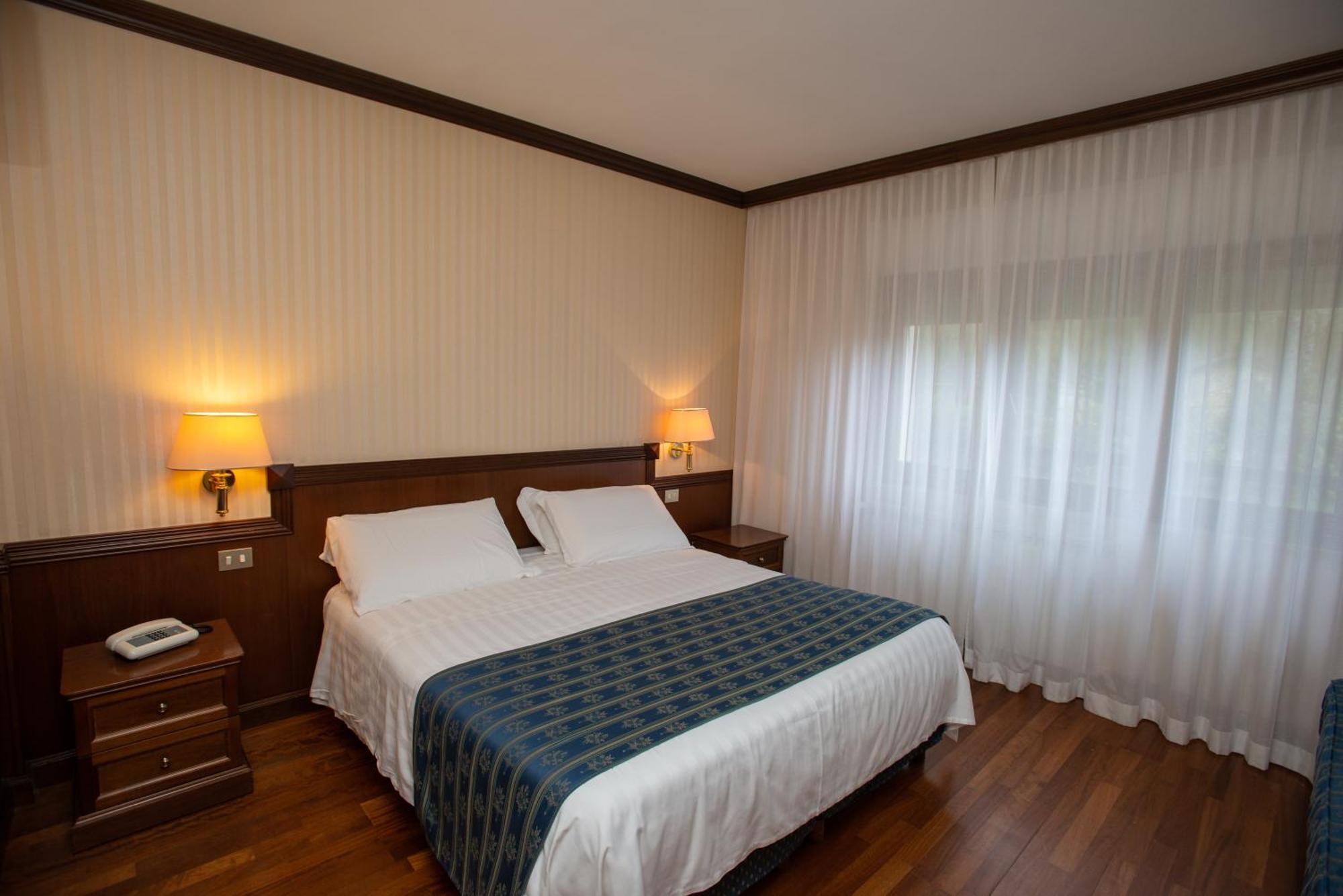 Hotel Corona & Spa Pescasseroli Kültér fotó