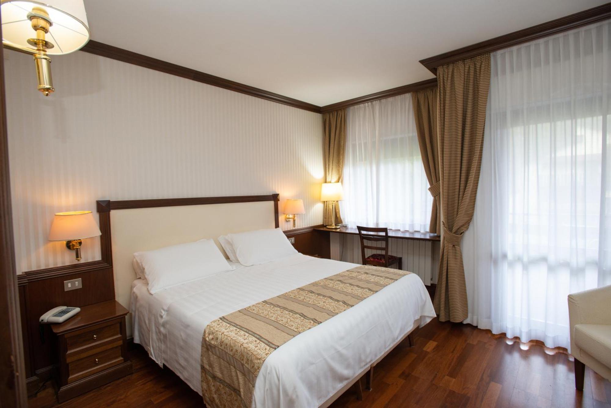Hotel Corona & Spa Pescasseroli Kültér fotó