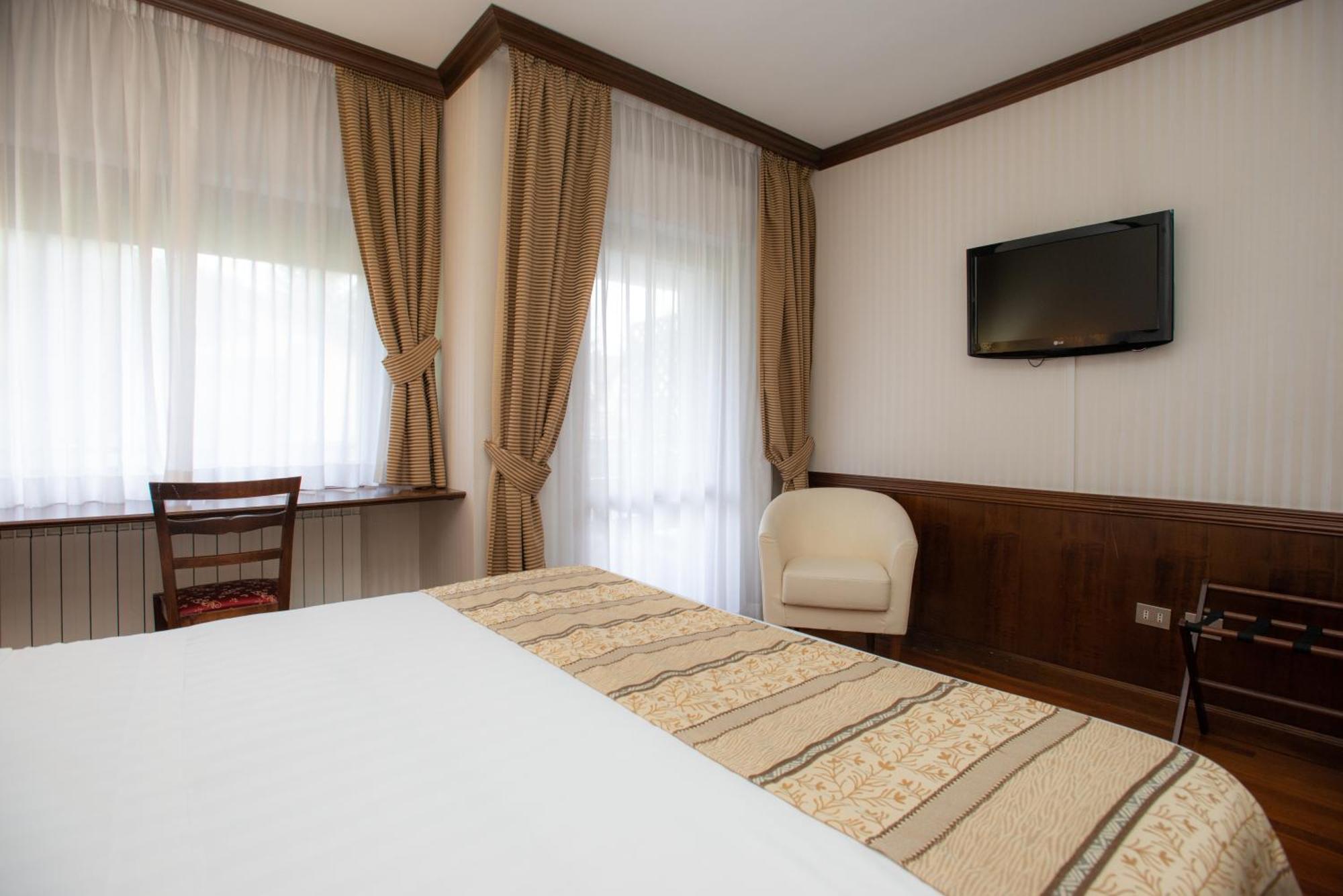 Hotel Corona & Spa Pescasseroli Kültér fotó